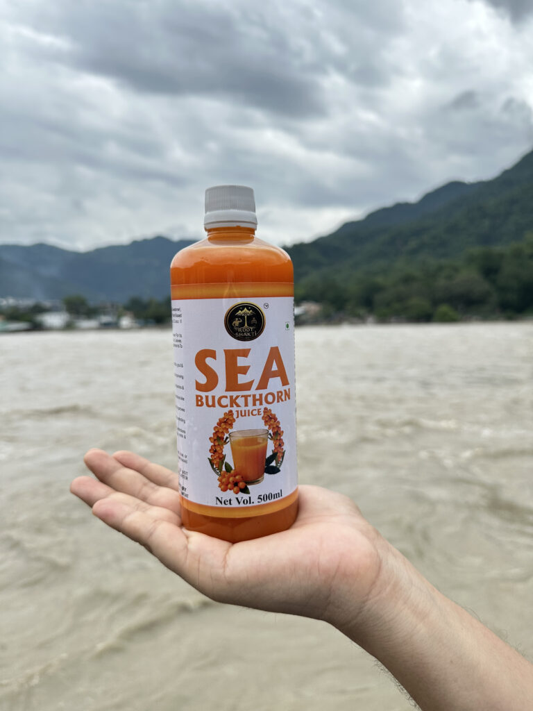Root Shakti Sea Buckthorn juice – A powerhouse of nutrition with Omega fatty acids (3,6,7,8,9), 12x more Vitamin C than oranges, and rich vitamins A, E, K & B-complex. Packed with essential minerals and super antioxidants, it supports heart health, glowing skin, strong immunity, and overall vitality.